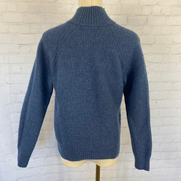 🔥 Italian Yarn Wool Blue Waffle Knit Collared Henley Sweater Banana Republic S - Picture 4 of 8